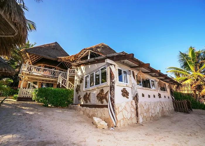 Hotel Estrellas - Located At The Party Zone