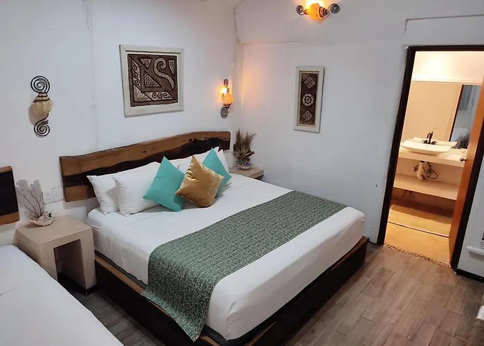 Hotel Estrellas - Located At The Party Zone 4*